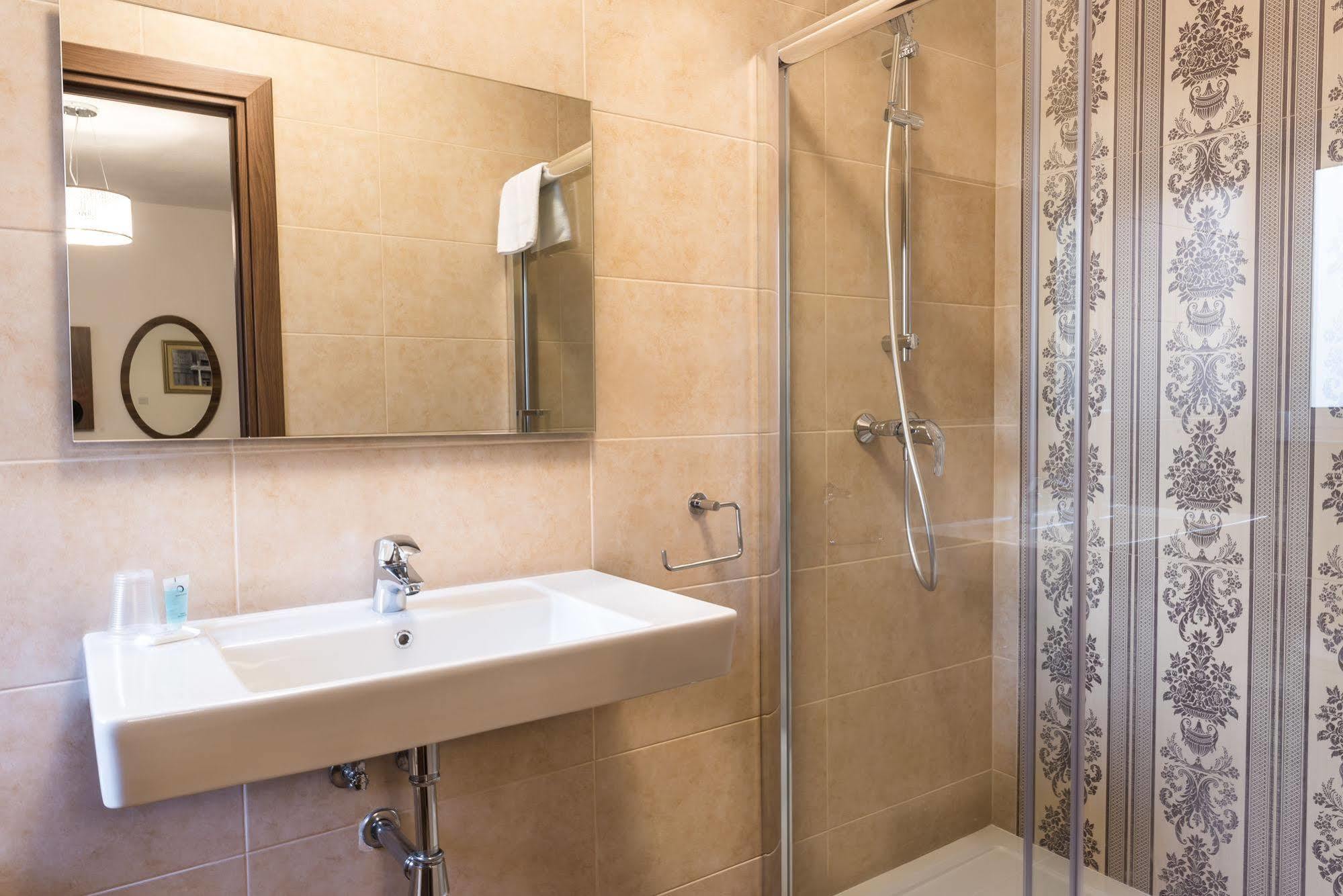 Slimiza Suites Sliema Eksteriør bilde